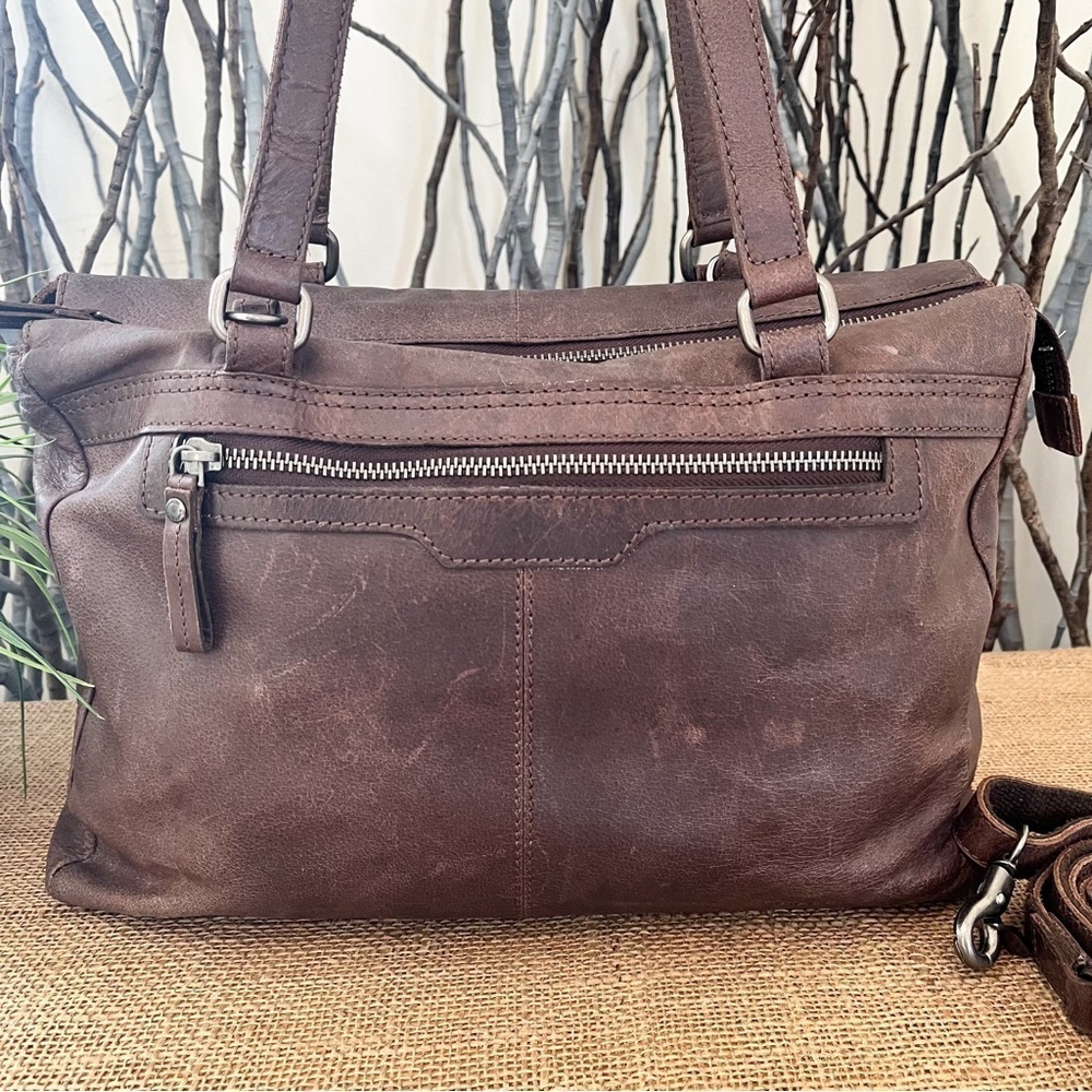 Spikes & Sparrow Leather Tote with Padded Tablet Compartment - Picture 4 of 13